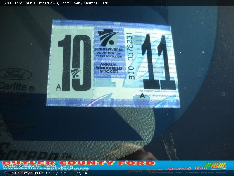 Ingot Silver / Charcoal Black 2011 Ford Taurus Limited AWD