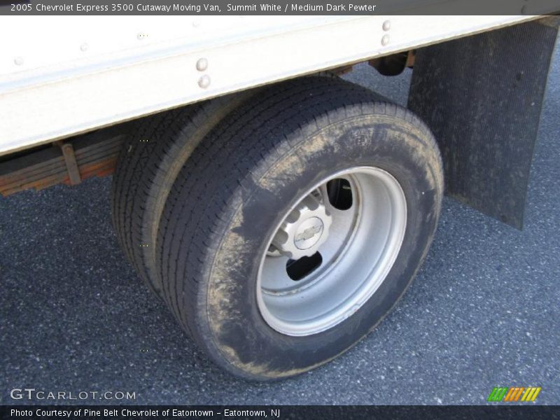 Summit White / Medium Dark Pewter 2005 Chevrolet Express 3500 Cutaway Moving Van