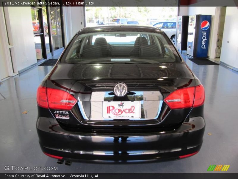 Black / Titan Black 2011 Volkswagen Jetta S Sedan