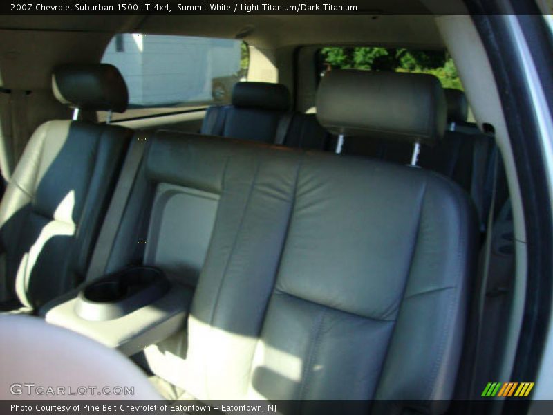 Summit White / Light Titanium/Dark Titanium 2007 Chevrolet Suburban 1500 LT 4x4
