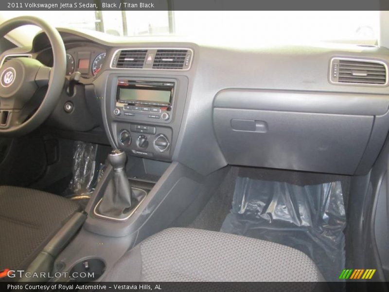 Black / Titan Black 2011 Volkswagen Jetta S Sedan