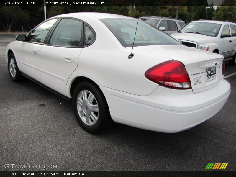 Vibrant White / Medium/Dark Flint 2007 Ford Taurus SEL