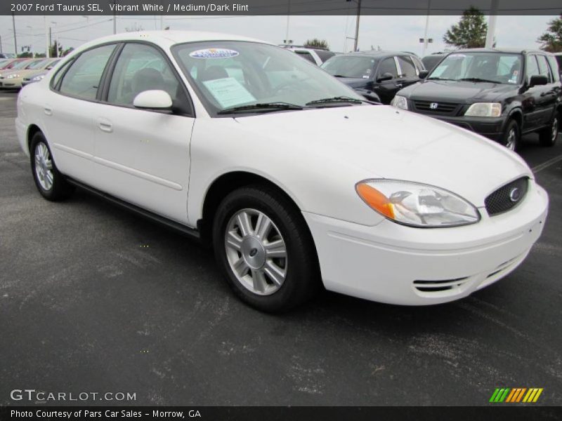 Vibrant White / Medium/Dark Flint 2007 Ford Taurus SEL