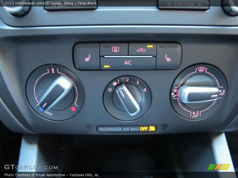 Controls of 2011 Jetta SE Sedan