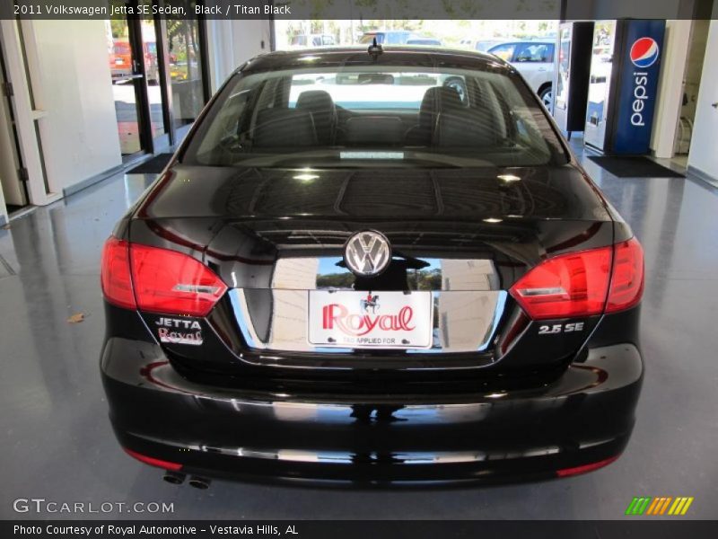 Black / Titan Black 2011 Volkswagen Jetta SE Sedan