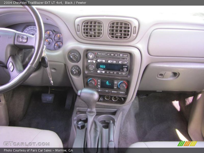 Dashboard of 2004 TrailBlazer EXT LT 4x4