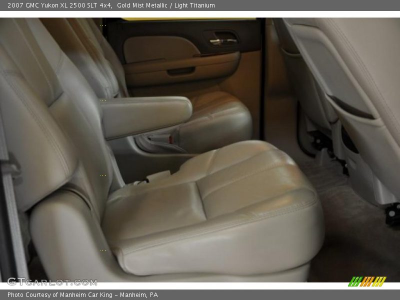 Gold Mist Metallic / Light Titanium 2007 GMC Yukon XL 2500 SLT 4x4