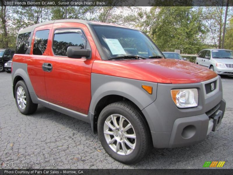 Front 3/4 View of 2003 Element EX AWD