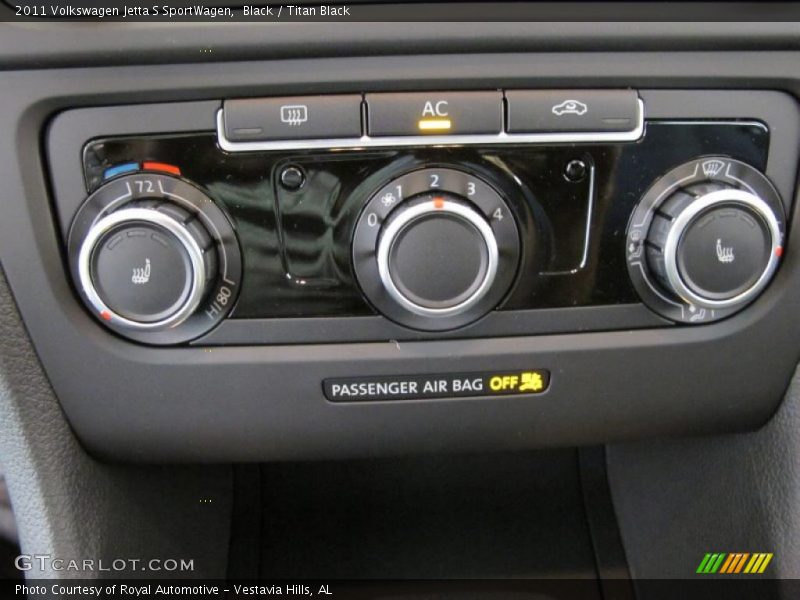 Controls of 2011 Jetta S SportWagen