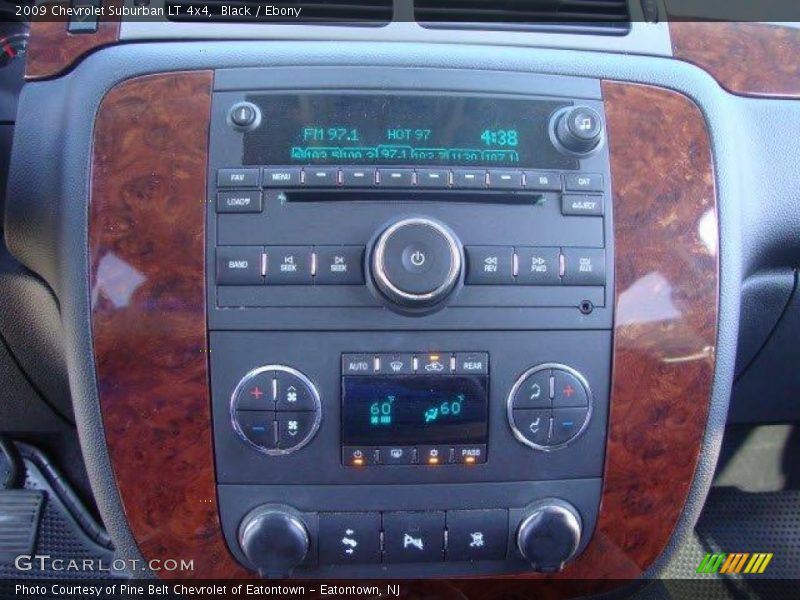 Black / Ebony 2009 Chevrolet Suburban LT 4x4