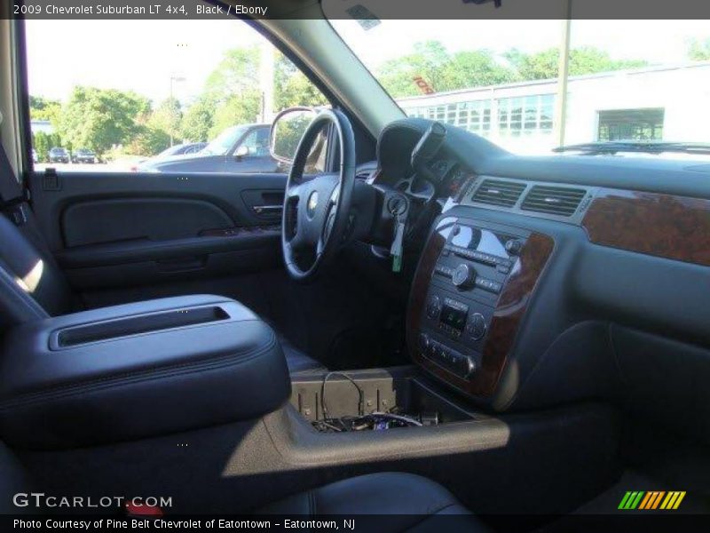 Black / Ebony 2009 Chevrolet Suburban LT 4x4