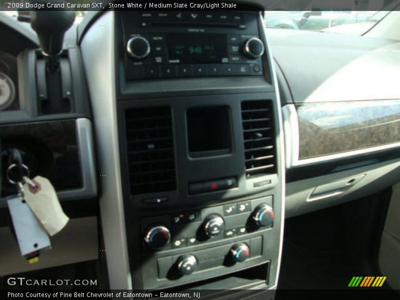 Stone White / Medium Slate Gray/Light Shale 2009 Dodge Grand Caravan SXT