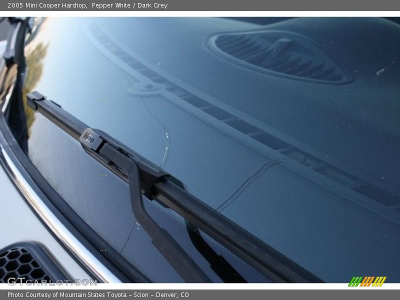 Pepper White / Dark Grey 2005 Mini Cooper Hardtop