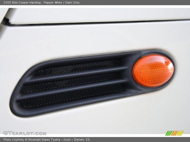 Pepper White / Dark Grey 2005 Mini Cooper Hardtop