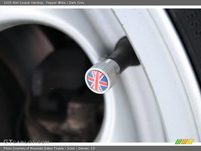 Pepper White / Dark Grey 2005 Mini Cooper Hardtop