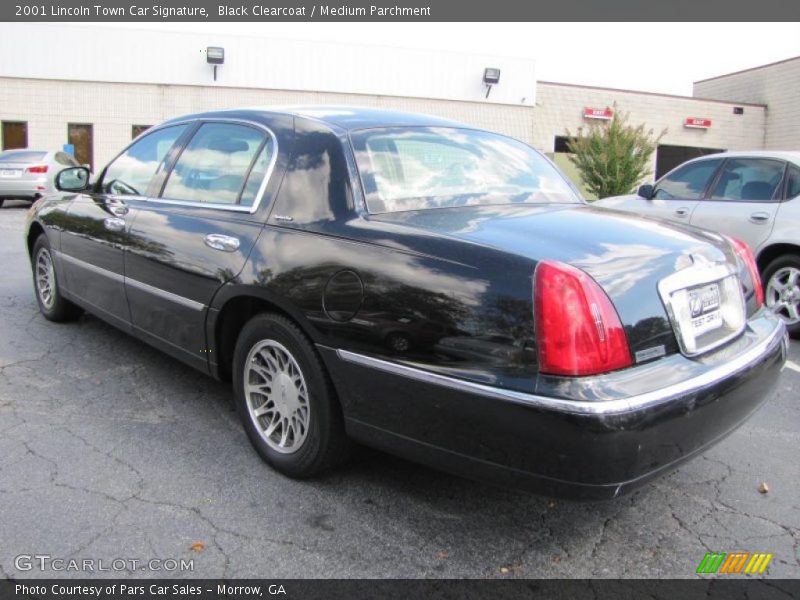 Black Clearcoat / Medium Parchment 2001 Lincoln Town Car Signature