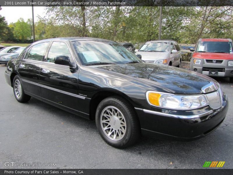 Black Clearcoat / Medium Parchment 2001 Lincoln Town Car Signature