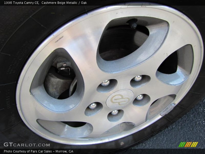 Cashmere Beige Metallic / Oak 1998 Toyota Camry CE