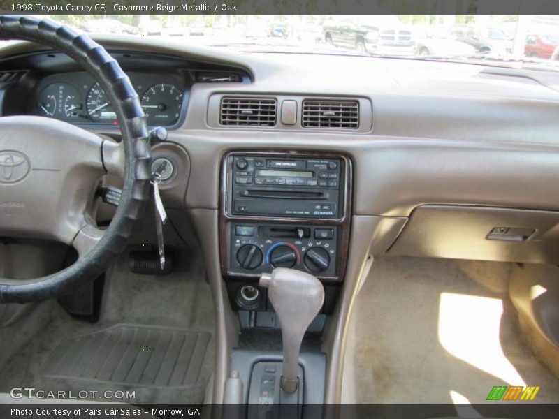 Cashmere Beige Metallic / Oak 1998 Toyota Camry CE