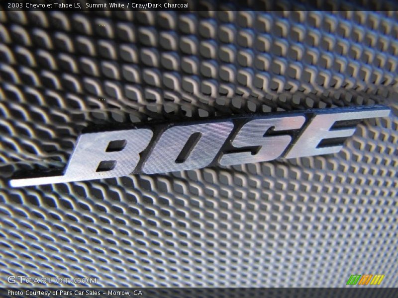 Summit White / Gray/Dark Charcoal 2003 Chevrolet Tahoe LS