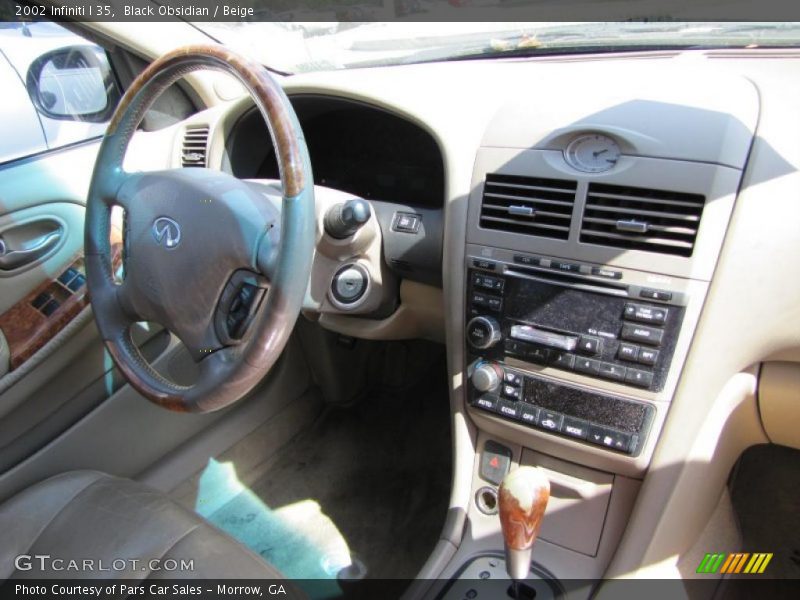 Black Obsidian / Beige 2002 Infiniti I 35