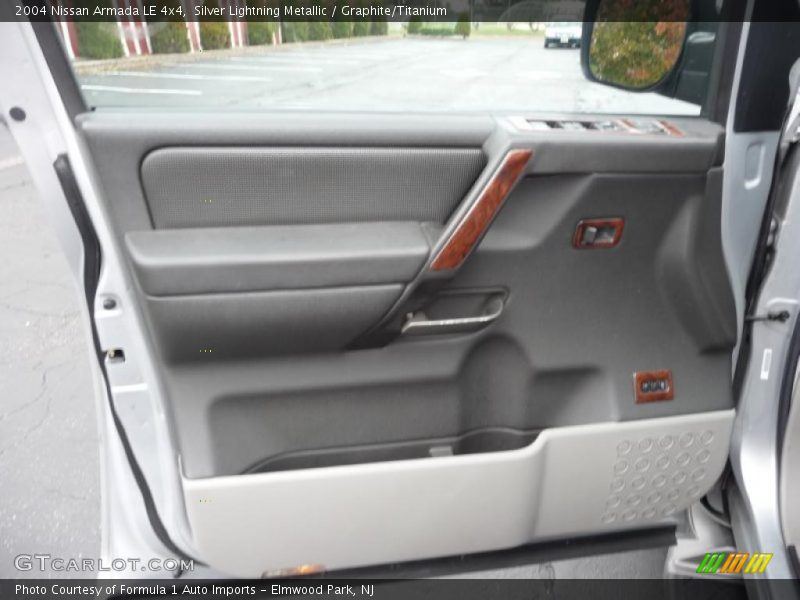 Silver Lightning Metallic / Graphite/Titanium 2004 Nissan Armada LE 4x4