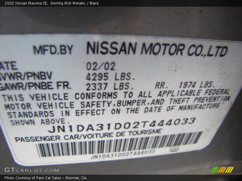 Sterling Mist Metallic / Black 2002 Nissan Maxima SE