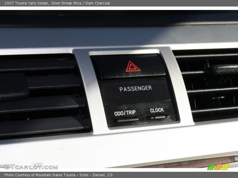 Silver Streak Mica / Dark Charcoal 2007 Toyota Yaris Sedan