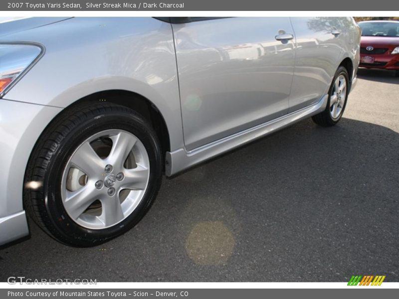 Silver Streak Mica / Dark Charcoal 2007 Toyota Yaris Sedan