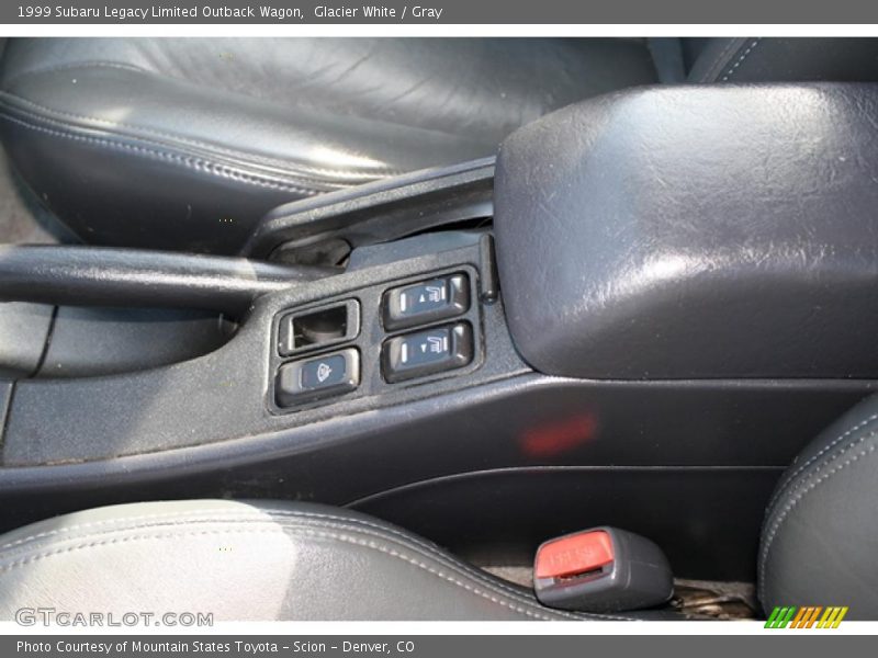 Glacier White / Gray 1999 Subaru Legacy Limited Outback Wagon