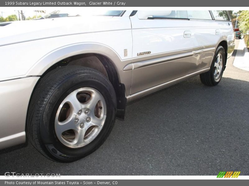 Glacier White / Gray 1999 Subaru Legacy Limited Outback Wagon