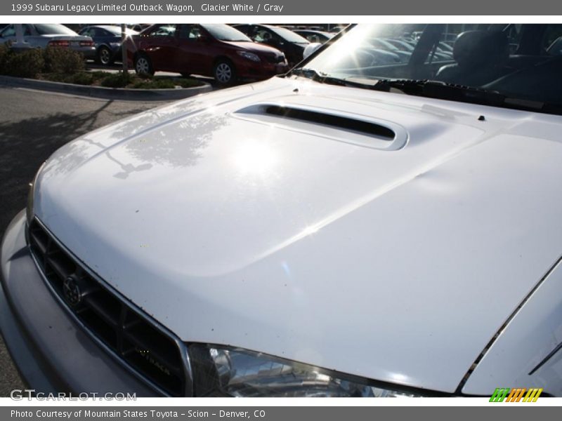 Glacier White / Gray 1999 Subaru Legacy Limited Outback Wagon