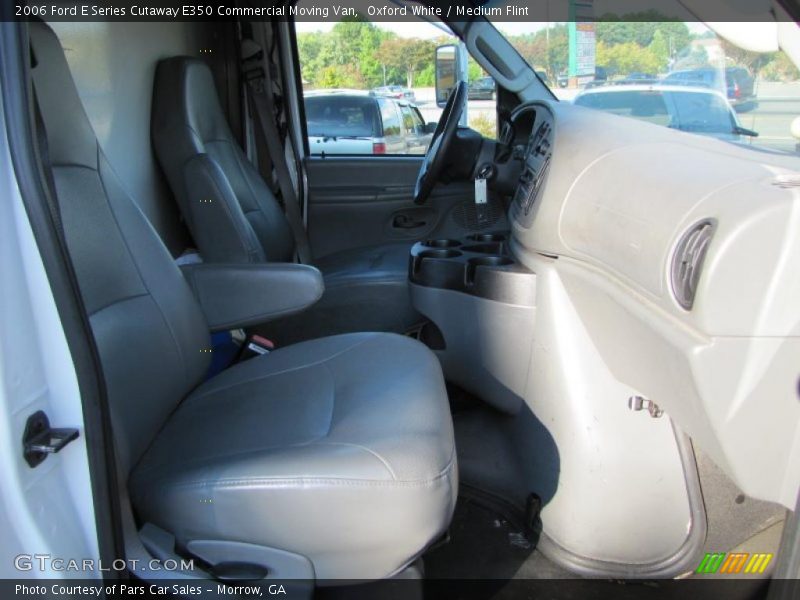 Oxford White / Medium Flint 2006 Ford E Series Cutaway E350 Commercial Moving Van