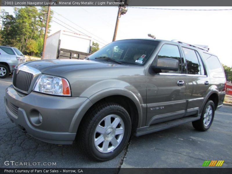 Mineral Grey Metallic / Light Parchment 2003 Lincoln Navigator Luxury