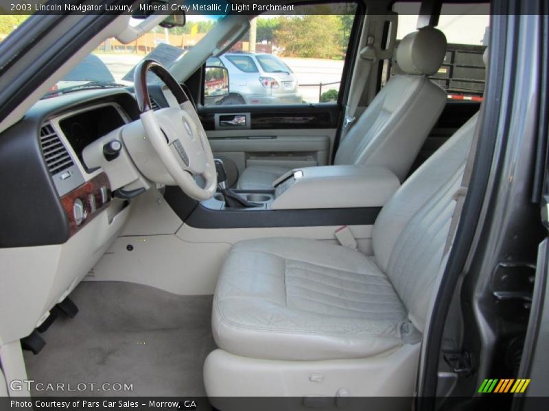 Mineral Grey Metallic / Light Parchment 2003 Lincoln Navigator Luxury
