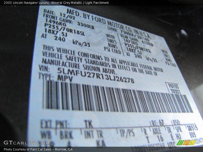 Mineral Grey Metallic / Light Parchment 2003 Lincoln Navigator Luxury