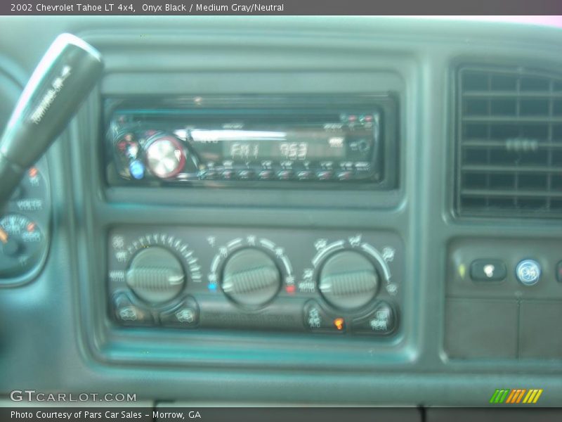 Onyx Black / Medium Gray/Neutral 2002 Chevrolet Tahoe LT 4x4