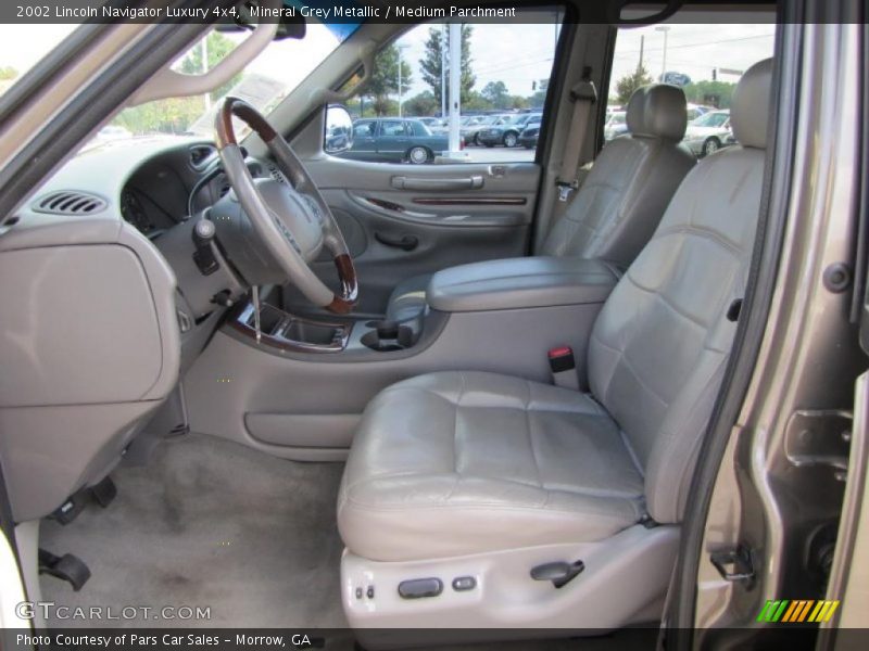  2002 Navigator Luxury 4x4 Medium Parchment Interior
