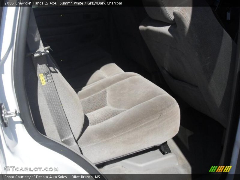 Summit White / Gray/Dark Charcoal 2005 Chevrolet Tahoe LS 4x4