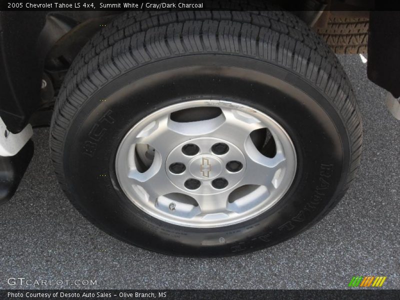 Summit White / Gray/Dark Charcoal 2005 Chevrolet Tahoe LS 4x4