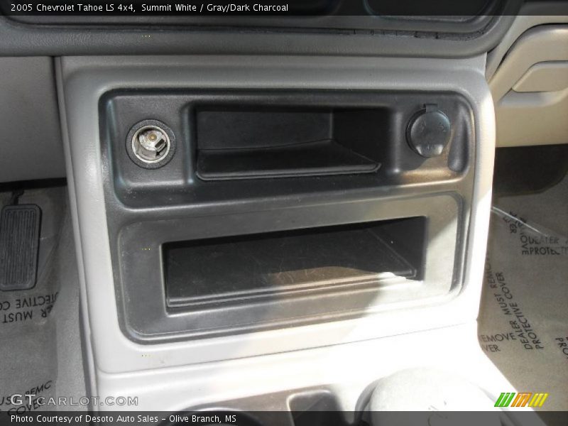 Summit White / Gray/Dark Charcoal 2005 Chevrolet Tahoe LS 4x4