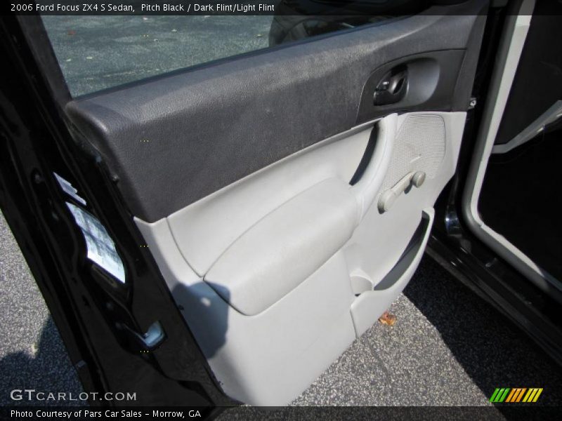 Pitch Black / Dark Flint/Light Flint 2006 Ford Focus ZX4 S Sedan