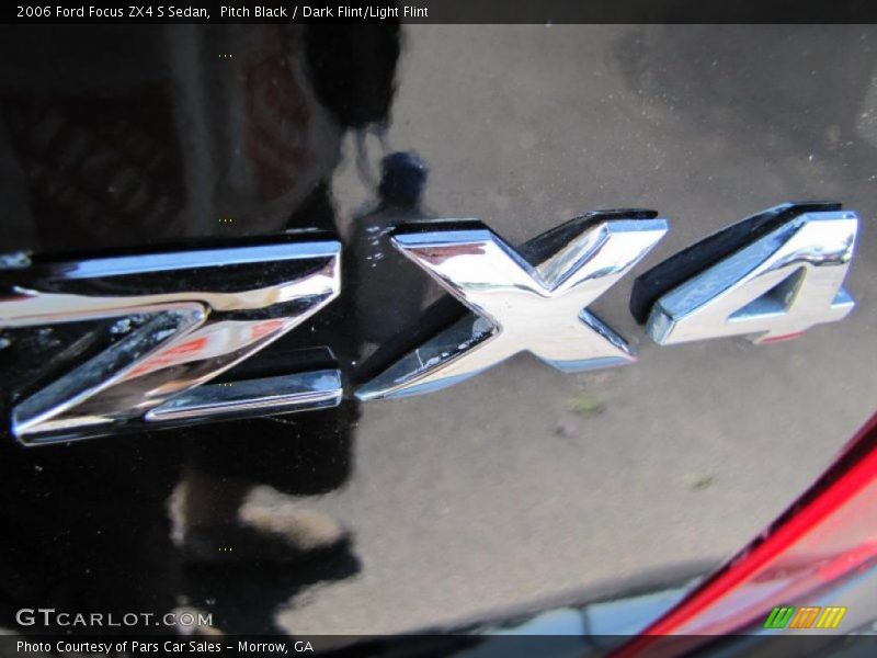 Pitch Black / Dark Flint/Light Flint 2006 Ford Focus ZX4 S Sedan