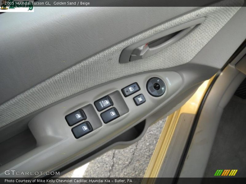 Golden Sand / Beige 2005 Hyundai Tucson GL