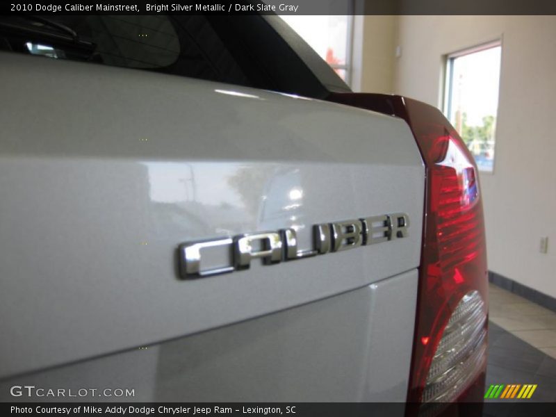 Bright Silver Metallic / Dark Slate Gray 2010 Dodge Caliber Mainstreet