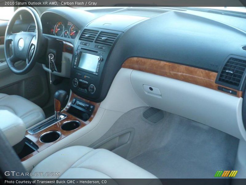 Dashboard of 2010 Outlook XR AWD