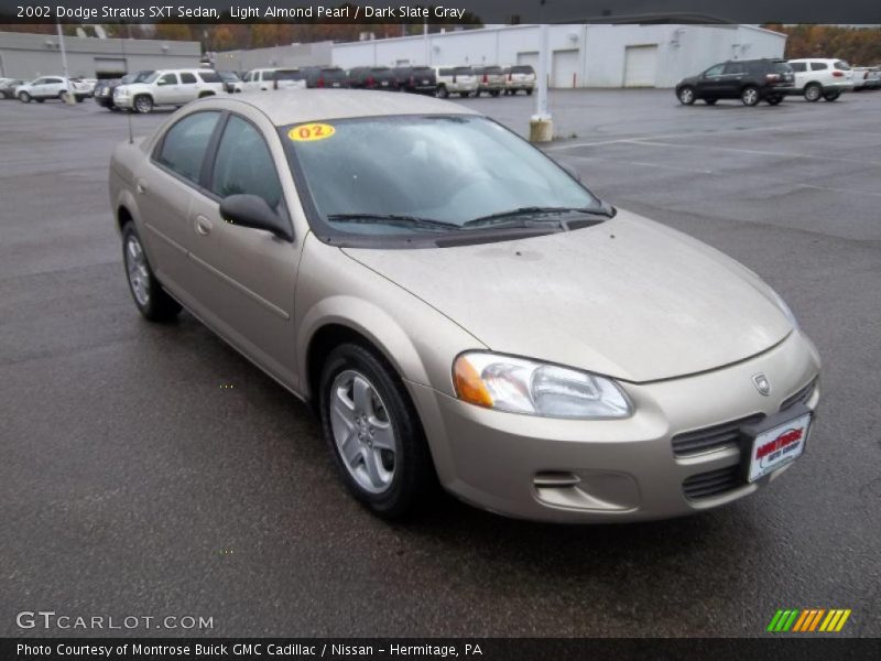 Light Almond Pearl / Dark Slate Gray 2002 Dodge Stratus SXT Sedan