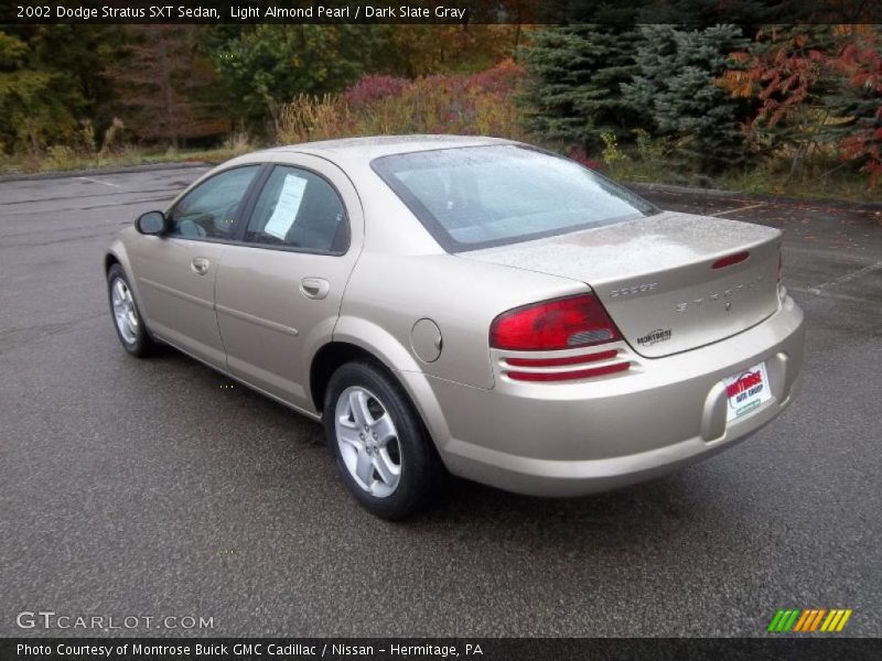 Light Almond Pearl / Dark Slate Gray 2002 Dodge Stratus SXT Sedan