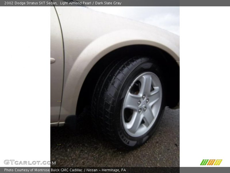 Light Almond Pearl / Dark Slate Gray 2002 Dodge Stratus SXT Sedan