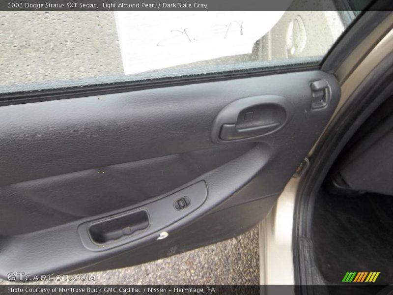 Light Almond Pearl / Dark Slate Gray 2002 Dodge Stratus SXT Sedan
